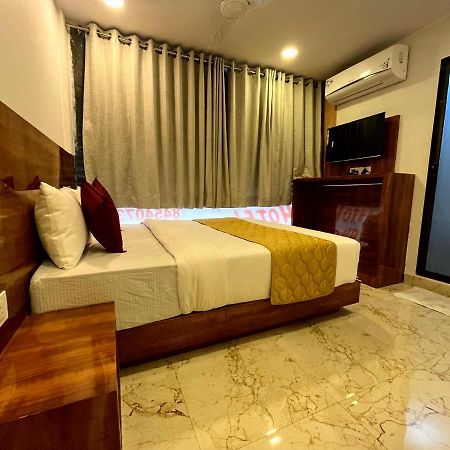 Hotel Delmond Prime- Near Nesco Мумбай Екстериор снимка
