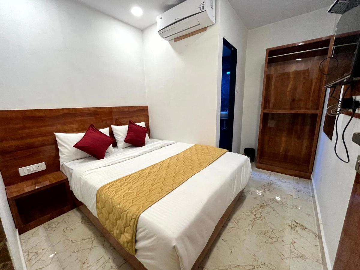 Hotel Delmond Prime- Near Nesco Мумбай Екстериор снимка