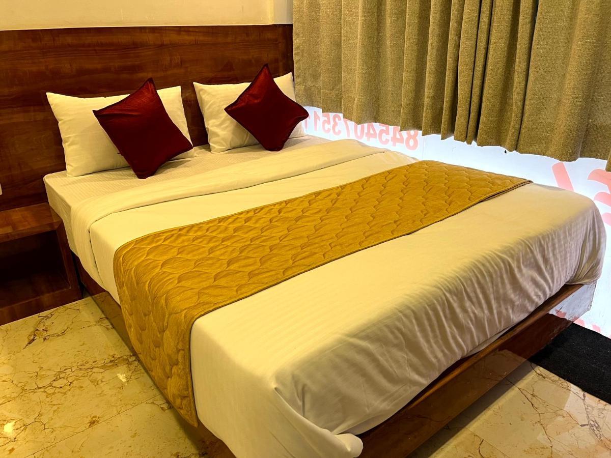 Hotel Delmond Prime- Near Nesco Мумбай Екстериор снимка