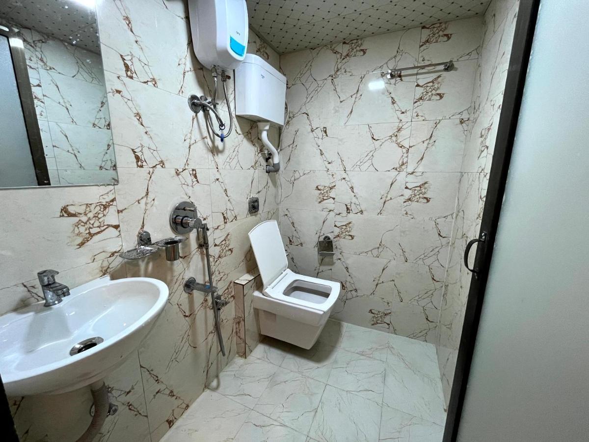 Hotel Delmond Prime- Near Nesco Мумбай Екстериор снимка