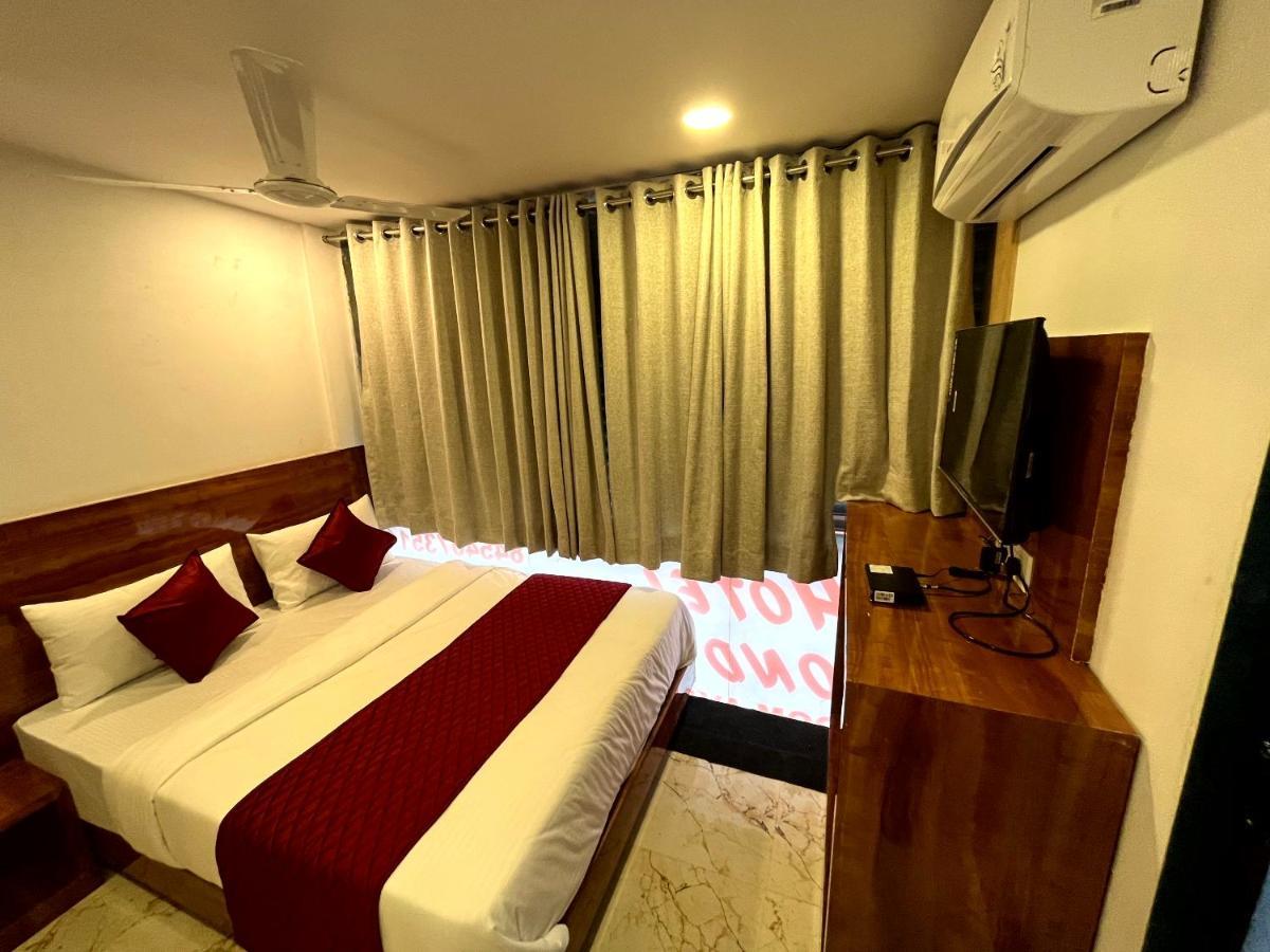 Hotel Delmond Prime- Near Nesco Мумбай Екстериор снимка